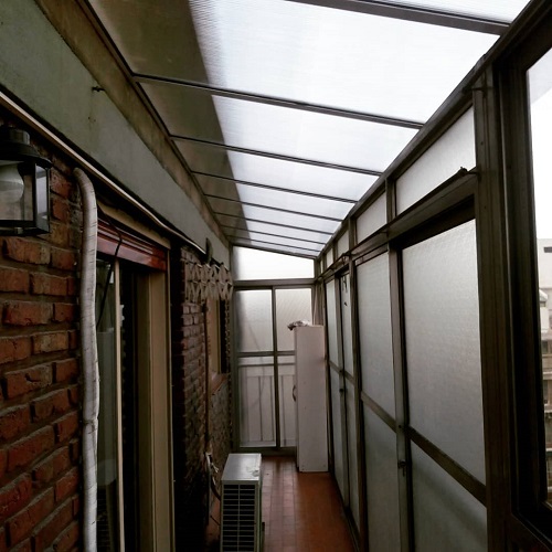 tu equipo líder en cerramientos de restaurentes, adosados, casas y chalets en Pina de Montalgrao