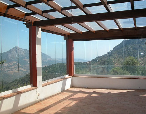 cerramientos en Pina de Montalgrao de bares, adosados, casas y chalets